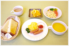 朝食